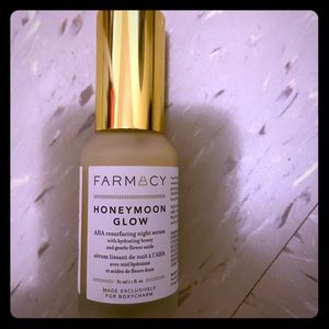 Farmacy honeymoon glow night serum.